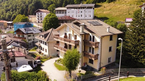 Property building, Neighbourhood, Natural landscape, Bird's eye view