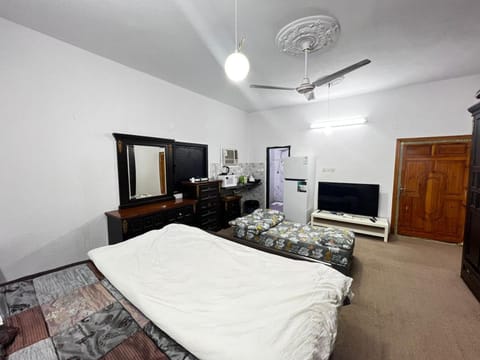 One Room Flat - شقة بغرفة واحدة 10د للحرم Apartment in Medina