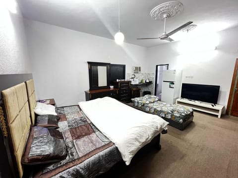 One Room Flat - شقة بغرفة واحدة 10د للحرم Apartment in Medina