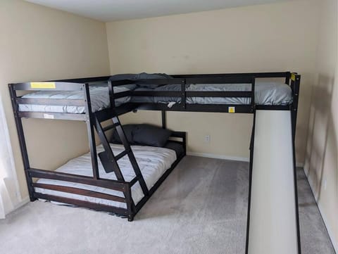 Bed, Photo of the whole room, Bedroom, bunk bed