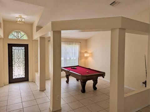 Billiard, Game Room