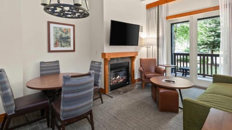 1124A 2 bdrm The Pines Ski In Ski Out Lodge At Spruce Peak Resort in Stowe