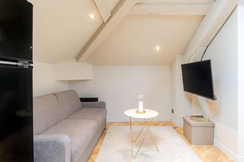 Bel appartement T3, bien équipé, Ecully Apartment in Lyon