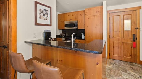 1122A 1 bdrm The Pines Ski In Ski Out Lodge At Spruce Peak Resort in Stowe