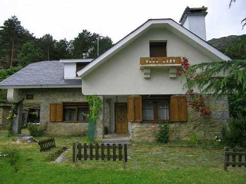 Casa Rural LOS MILLARES House in Senabria