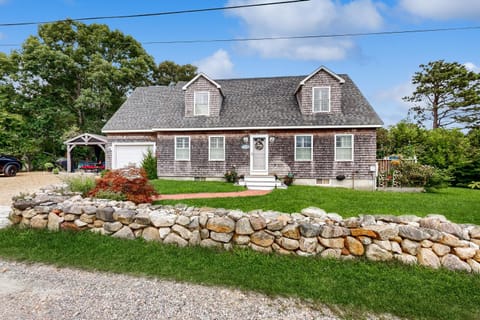 Bird Street Breeze House in Tisbury