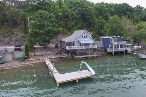 Sunset Oasis Cottage House in Cayuga Lake