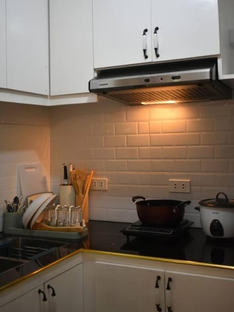 M - Cozy 2BR Staycation Pasig City Apartment in Pasig