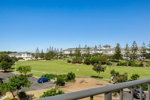 Bells Blvd Resort Apts - Park View 3BR Dual Key, 2 BR Rooms Avail - Hosted by Holiday Management Apartment in Kingscliff