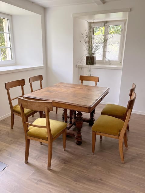 Dining area, Meals