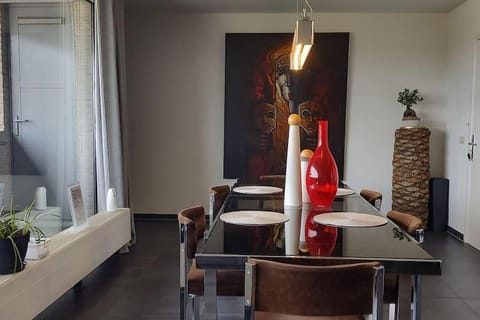 Schitterende loft met gratis parking, vlakbij Antwerpen Apartment in Antwerp