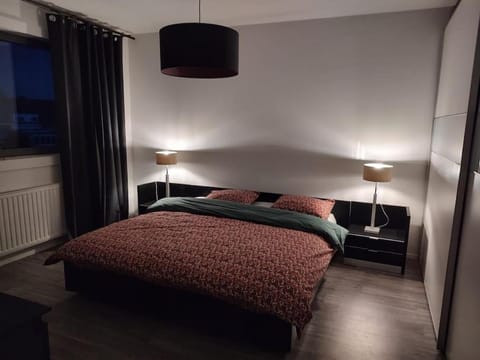 Schitterende loft met gratis parking, vlakbij Antwerpen Apartment in Antwerp