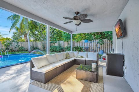 Boca Beauty - Stylish Home with Pool home House in Boca Raton