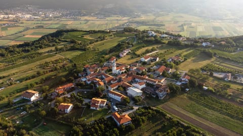 Nearby landmark, Natural landscape, Mountain view