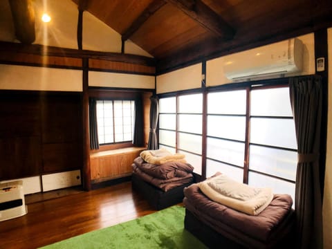 Guesthouse Yadocurly Alojamiento y desayuno in Hiroshima Prefecture