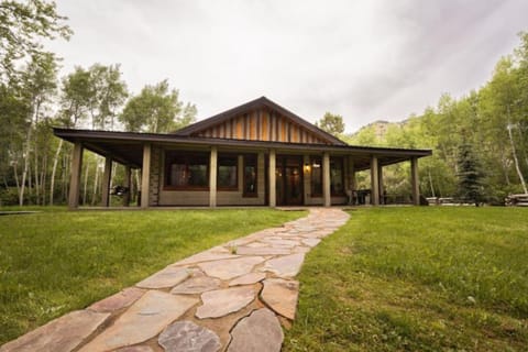 Private River Front Cabin House in Salmon River