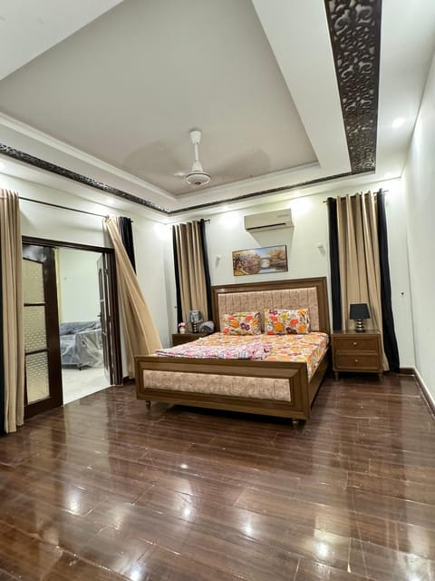 Executive Rooms DHA PHASE 7 Bed and Breakfast in Karachi