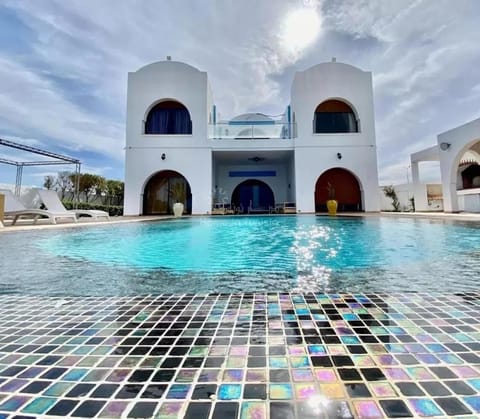 Sublime villa pieds dans l eau a Hergla Villa in Tunis