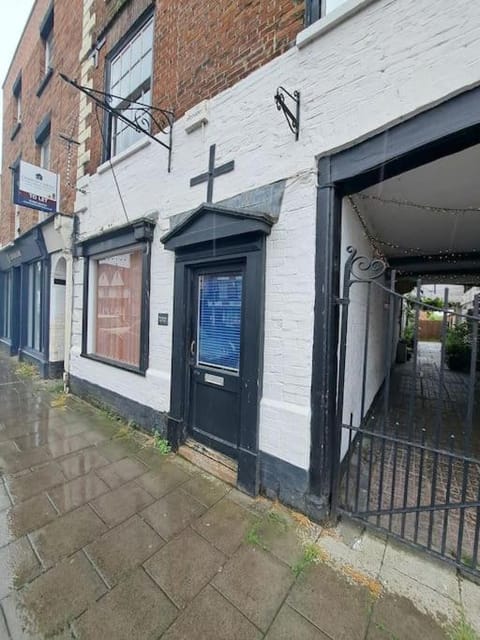 Property building, Street view