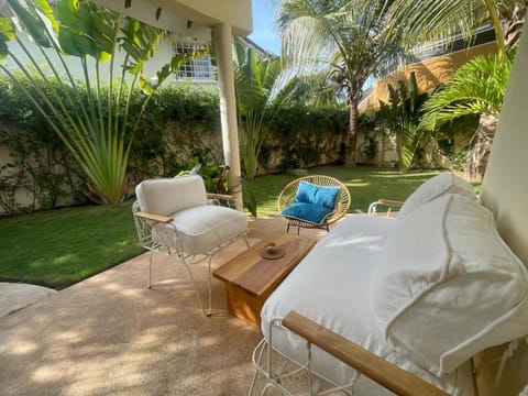 Garden, Seating area, Garden view