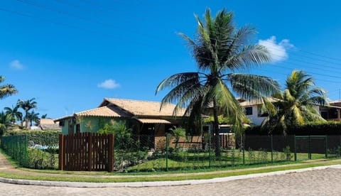 Villa Mela - Casa com piscina a poucos metros da Praia de Ipioca - Hibiscus House in Maceió