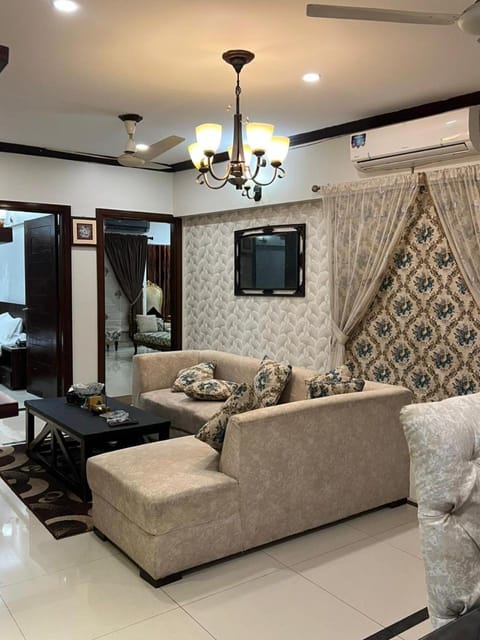 Huge Luxury 3BR APT DHA Nishat Commercial Apartment in Karachi