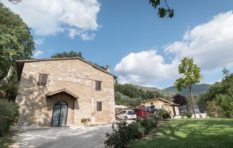 Facade/entrance, Garden, Garden view, Landmark view, Mountain view