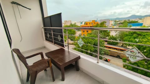 Property building, Day, View (from property/room), Balcony/Terrace, City view