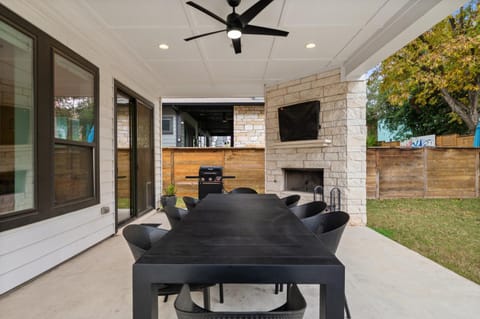 Zilker Farmhouse with Private Pool - Evie! House in Zilker