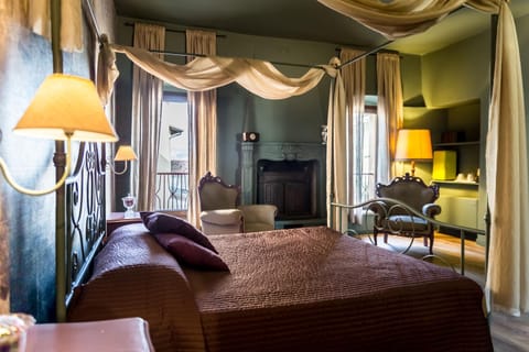 Antico Borgo B&B con SPA - Adults Only Bed and Breakfast in Manerba del Garda