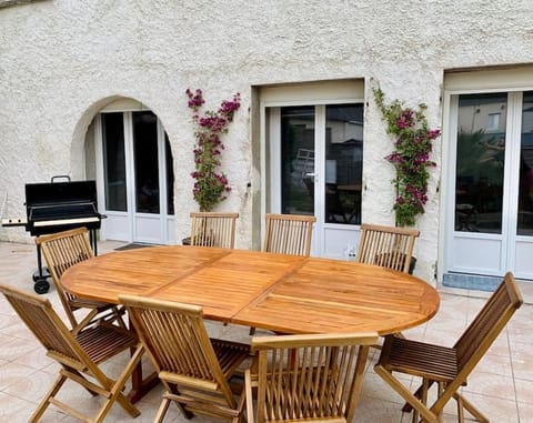 Patio, Dining area