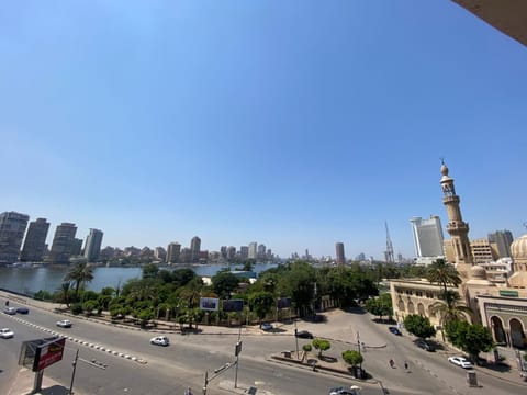 شقه بالمنيل اطلاله النيل Apartment in Cairo