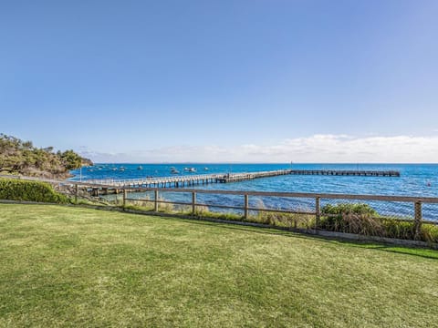 Waters Edge absolute beachfront House in Portsea