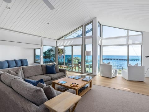 Waters Edge absolute beachfront House in Portsea