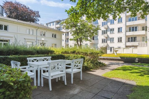 Property building, Patio, Day, Garden