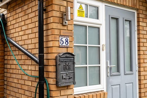 Facade/entrance, Property logo or sign, Street view