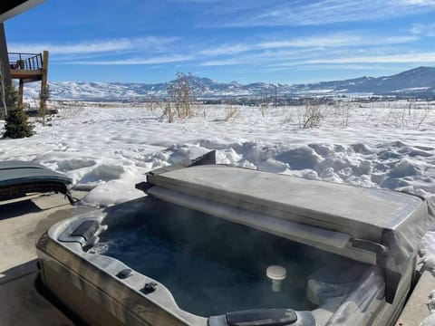 Winter, Hot Tub, Hot Tub, Mountain view