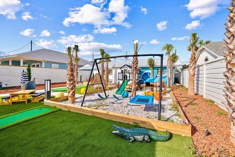 Day, Natural landscape, Children play ground, Garden, Minigolf, Kids's club, Evening entertainment, Garden view, children, children, young children, young children, older children, older children, minibar