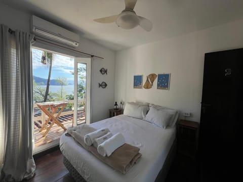 Bed, View (from property/room), Balcony/Terrace, Photo of the whole room, Bedroom, Sea view, towels