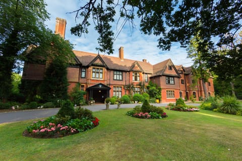 Property building, Facade/entrance, Garden