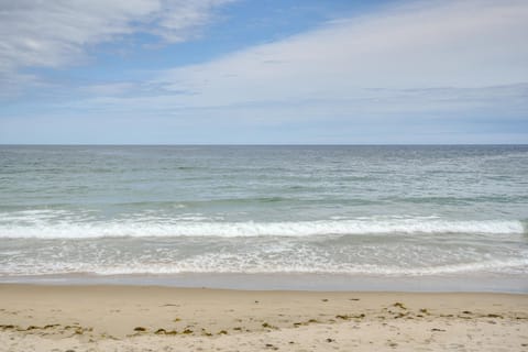 Rockport Cottage with Patio - Steps to Beach! House in Rockport