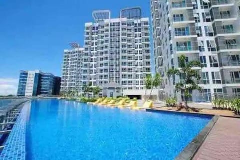 Mactan Newtown Family Room Two Bedroom sea view Apartment hotel in Lapu-Lapu City