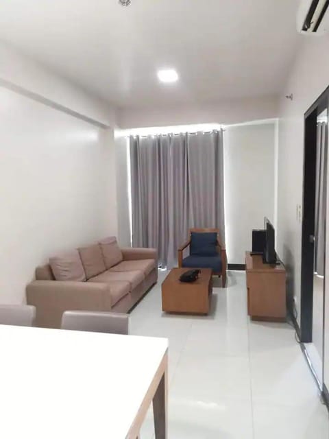 Mactan Newtown Family Room Two Bedroom sea view Apartment hotel in Lapu-Lapu City