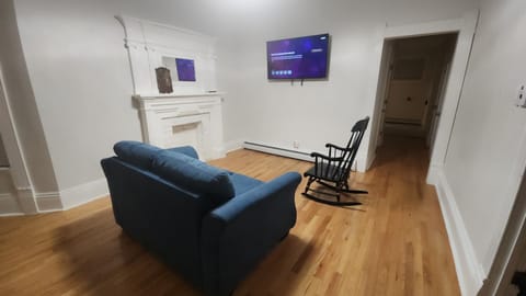 Ultra Cozy Ultra Convenient 2 Bedroom Condo in Salem Apartment in Salem