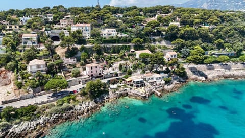 Villa CAP AZUR BORD DE MER Villa in Roquebrune-Cap-Martin