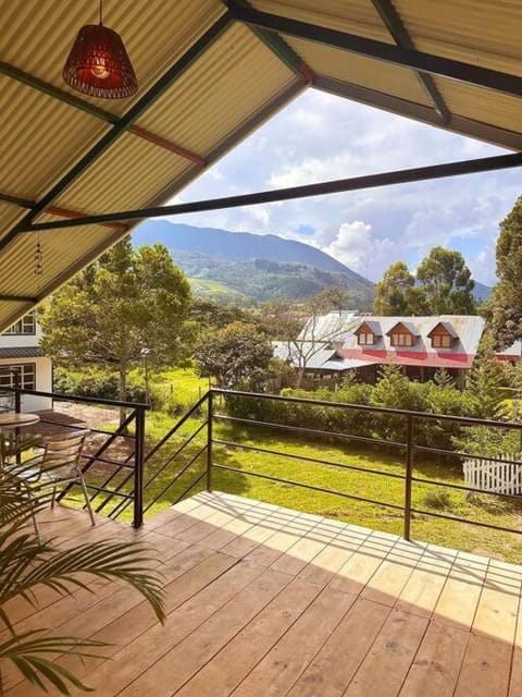 Casa en el bosque Chalet in Oxapampa