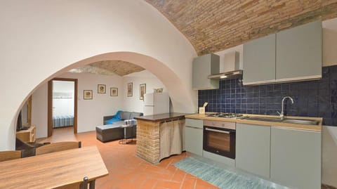 Kitchen or kitchenette, Living room, Seating area, Dining area, oven, stove