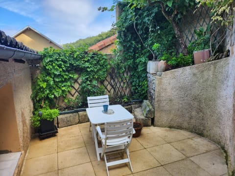 Patio, Natural landscape, Balcony/Terrace, Dining area