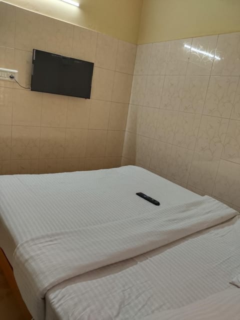 Srinivasa Serviced Apartment keelkattalai Hotel in Chennai