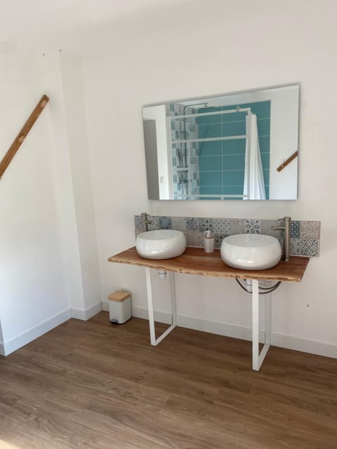 Villa nichée dans un écrin de verdure House in Toulon